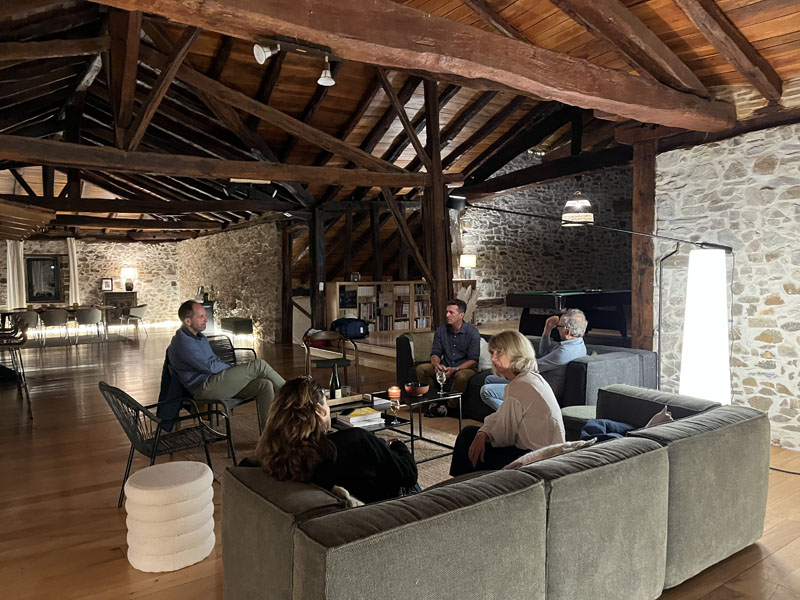 Séminaire au Pays Basque à Maison Salié - salon convives