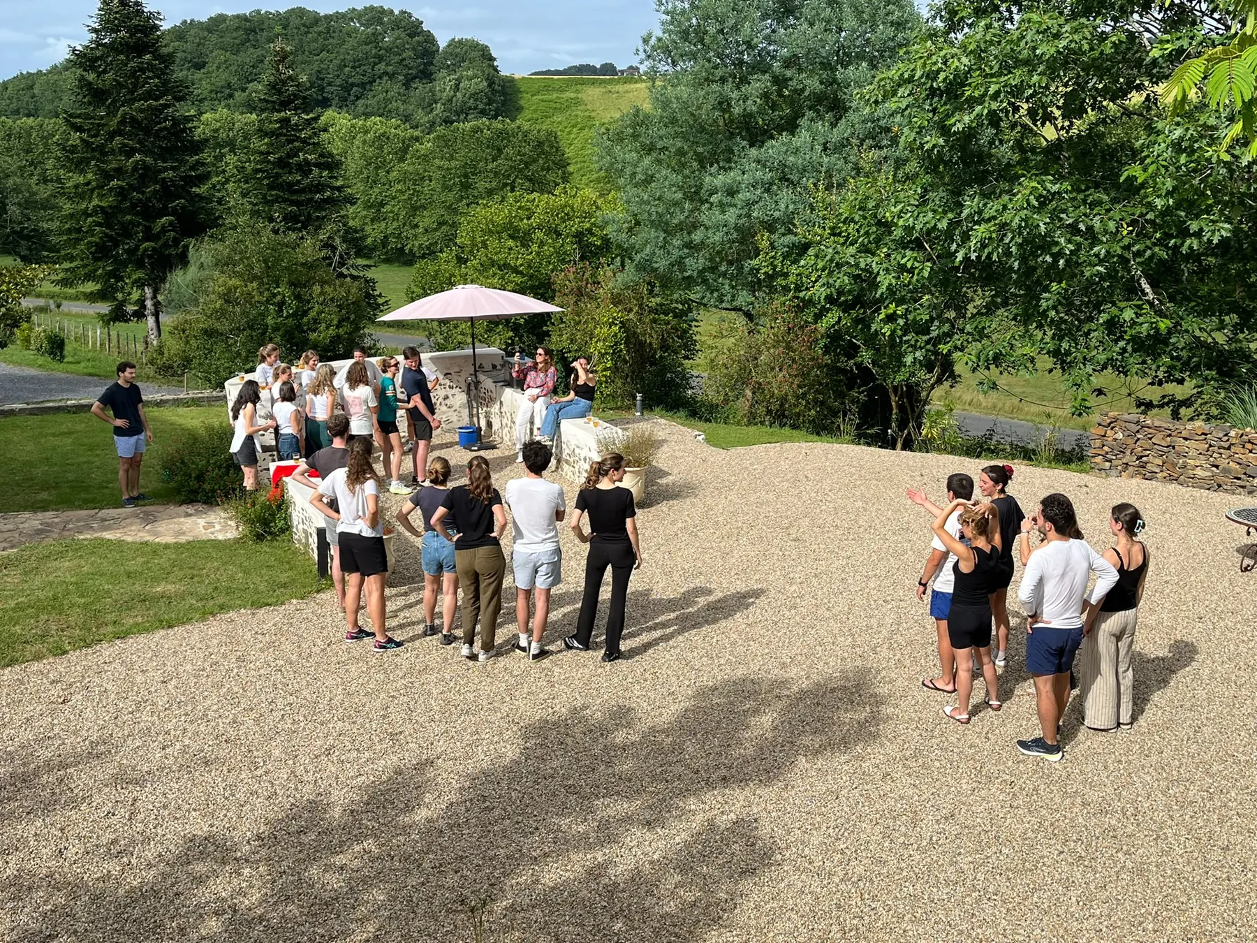 Atelier extérieur pendant un séminaire au Pays Basque