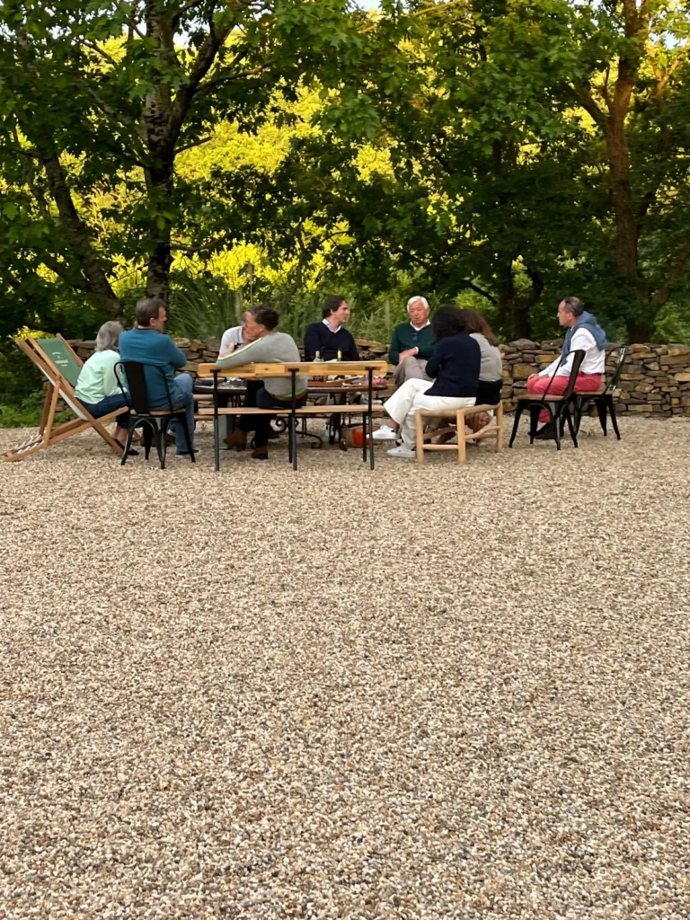 Terrasse conviviale du gîte Maison Salié au Pays Basque